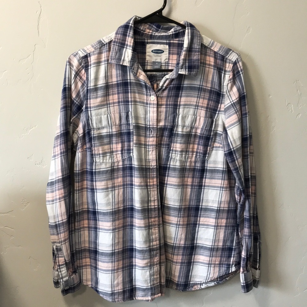 Women’s plaid button up